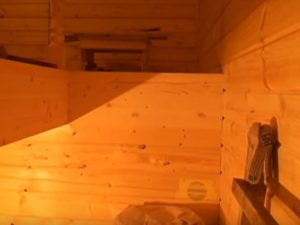 Лестница на мансарду своими руками: пошаговая инструкция + фото
