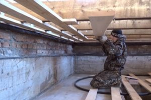 Утепление пола в каркасном доме: инструкция и каких ошибок нужно не допускать
