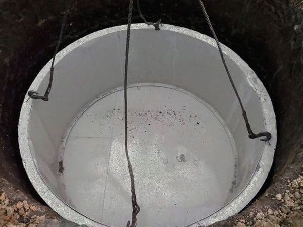 Бассейн из бетонного кольца
Бассейн из бетонного кольца