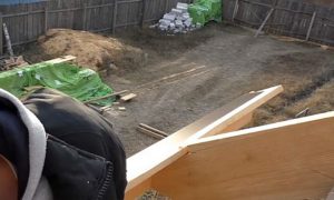 Как правильно крепить профнастил на крышу саморезами: и каких критических ошибок лучше не допускать Как правильно крепить профнастил на крышу саморезами: и каких критических ошибок лучше не допускать
