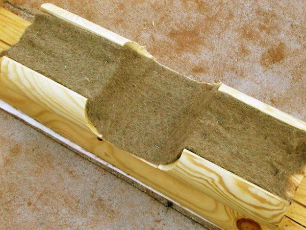 Межвенцовый утеплитель для бруса какой выбрать: какие бывают и на что обращать внимание при укладке Межвенцовый утеплитель для бруса какой выбрать: какие бывают и на что обращать внимание при укладке