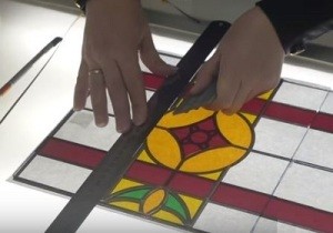 Витраж на стекле своими руками: пошаговые инструкции Витраж на стекле своими руками: пошаговые инструкции