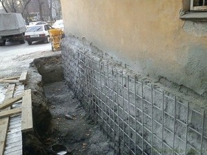 Отделка фундамента дома под камень своими руками: пошаговая инструкция с фото