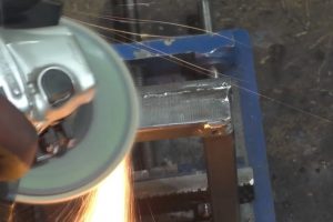 Самодельные станки и приспособления для домашней мастерской: изготавливаем своими руками Самодельные станки и приспособления для домашней мастерской: изготавливаем своими руками