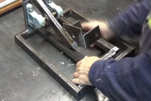 Самодельные станки и приспособления для домашней мастерской: изготавливаем своими руками Самодельные станки и приспособления для домашней мастерской: изготавливаем своими руками