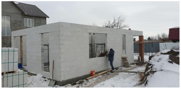 Прочность силикатного блока: какой материал прочнее для строительства Прочность силикатного блока: какой материал прочнее для строительства