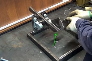 Самодельные станки и приспособления для домашней мастерской: изготавливаем своими руками Самодельные станки и приспособления для домашней мастерской: изготавливаем своими руками