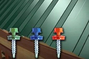 Устройство кровли из профлиста по деревянной обрешетке: технология и пошаговая инструкция Устройство кровли из профлиста по деревянной обрешетке: технология и пошаговая инструкция