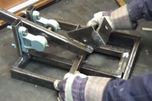 Самодельные станки и приспособления для домашней мастерской: изготавливаем своими руками Самодельные станки и приспособления для домашней мастерской: изготавливаем своими руками
