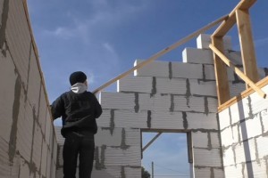 Установка стропил двухскатной крыши своими руками: пошаговая инструкция Установка стропил двухскатной крыши своими руками: пошаговая инструкция