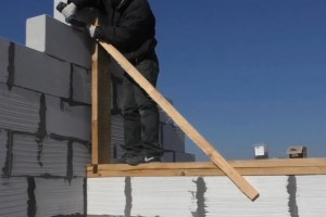 Установка стропил двухскатной крыши своими руками: пошаговая инструкция Установка стропил двухскатной крыши своими руками: пошаговая инструкция