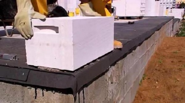 Газобетон или пенобетон — что лучше: характерные особенности, отличия Газобетон или пенобетон — что лучше: характерные особенности, отличия
