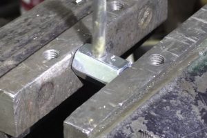 Самодельные станки и приспособления для домашней мастерской: изготавливаем своими руками Самодельные станки и приспособления для домашней мастерской: изготавливаем своими руками