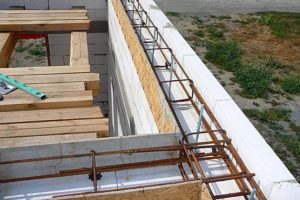 Мауэрлат на газобетон без армопояса: пошаговое инструкция по креплению с фото Мауэрлат на газобетон без армопояса: пошаговое инструкция по креплению с фото