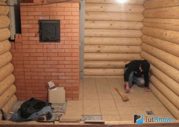 Бетонный пол в бане
Бетонный пол в бане