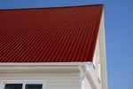 Устройство кровли из профлиста по деревянной обрешетке: технология и пошаговая инструкция Устройство кровли из профлиста по деревянной обрешетке: технология и пошаговая инструкция