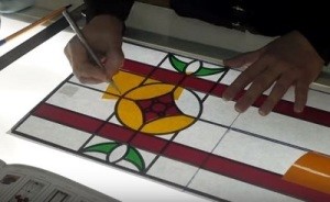 Витраж на стекле своими руками: пошаговые инструкции Витраж на стекле своими руками: пошаговые инструкции