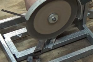Самодельные станки и приспособления для домашней мастерской: изготавливаем своими руками Самодельные станки и приспособления для домашней мастерской: изготавливаем своими руками