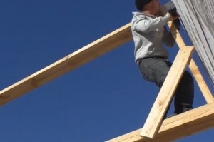 Установка стропил двухскатной крыши своими руками: пошаговая инструкция Установка стропил двухскатной крыши своими руками: пошаговая инструкция