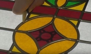 Витраж на стекле своими руками: пошаговые инструкции Витраж на стекле своими руками: пошаговые инструкции