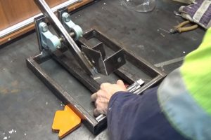 Самодельные станки и приспособления для домашней мастерской: изготавливаем своими руками Самодельные станки и приспособления для домашней мастерской: изготавливаем своими руками