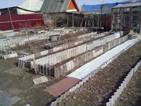 Высокие грядки своими руками: пошагово делаем из досок на даче Высокие грядки своими руками: пошагово делаем из досок на даче