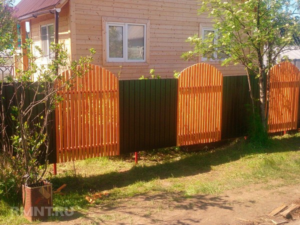 Разновидности и преимущества комбинированных заборов Разновидности и преимущества комбинированных заборов