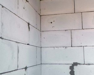 Штукатурка стен из газобетона внутри помещения: технология, пошаговая инструкция